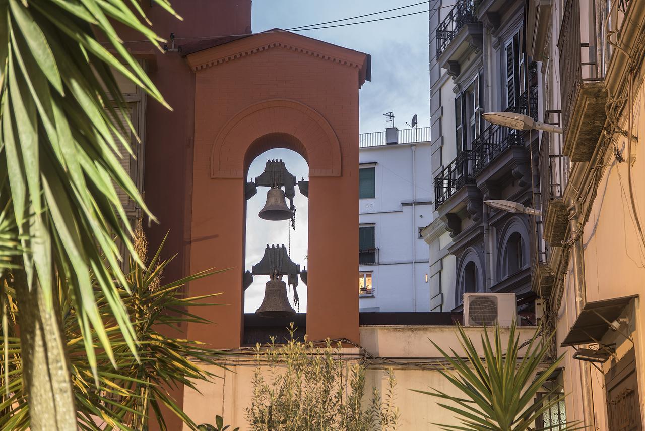 The Rock Apartment Napoli Bagian luar foto
