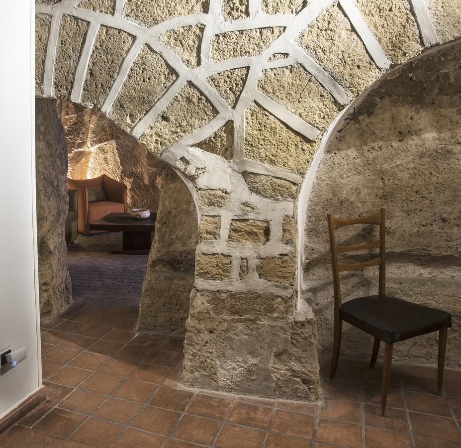The Rock Apartment Napoli Bagian luar foto