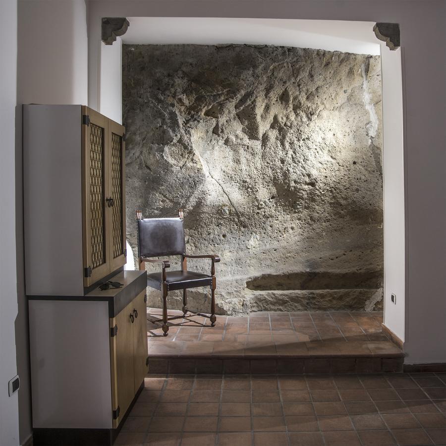 The Rock Apartment Napoli Bagian luar foto