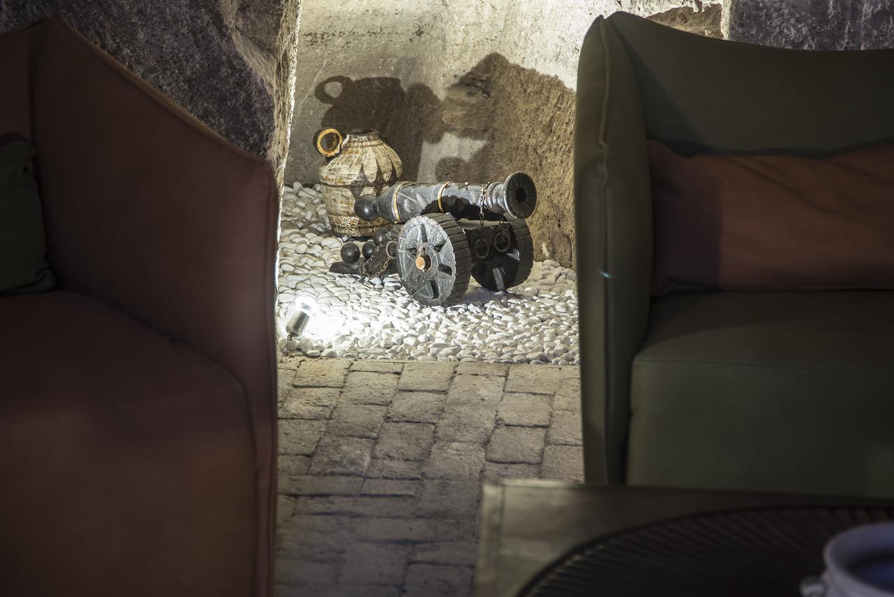 The Rock Apartment Napoli Bagian luar foto