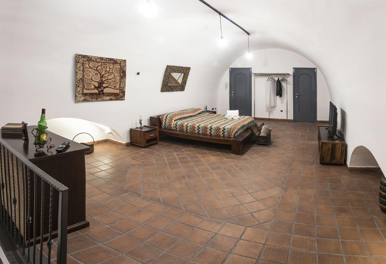The Rock Apartment Napoli Bagian luar foto