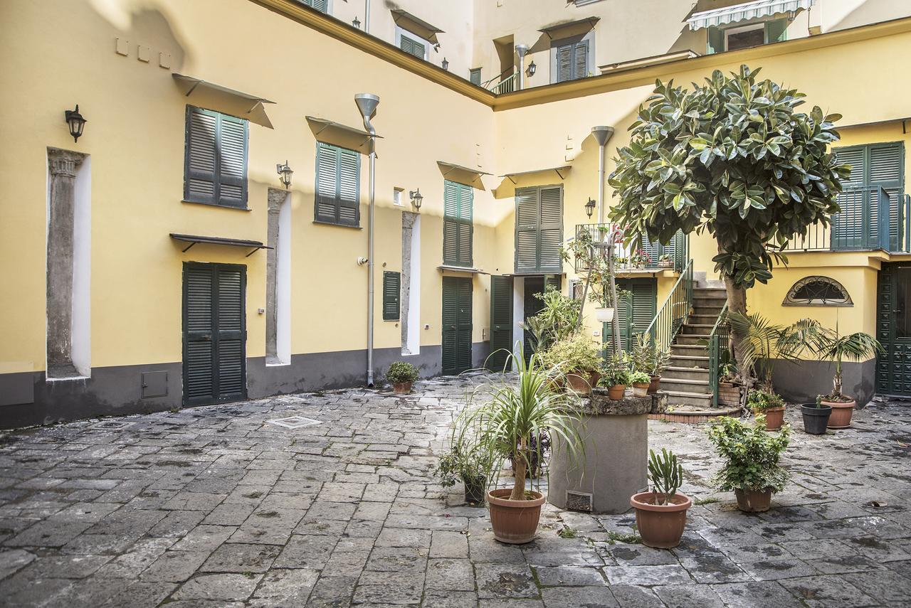 The Rock Apartment Napoli Bagian luar foto